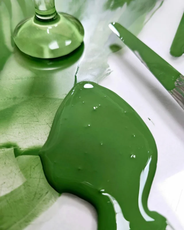 LE VOYAGE CHROMATIQUE poursuit son itinérance initiatique, au fil des mois. Le programme PAINT & PAINTING que j’ai conçu comme une rencontre entre ART et SCIENCE pour cheminer à la source de la couleur, vous invite à formuler vous mêmes vos aquarelles à partir de pigments purs et vos encres végétales à partir de colorants.

Je vous partage mon expérience et mon savoir-faire à l’aide d’un guide mensuel et des supports pédagogiques sont là pour vous aider. 

Pendant 12 mois, chaque mois j’envoie ma sélection de pigments purs dont un 100% naturel, ainsi qu’une proposition de colorants et biensûr mon guide dédié pour vous accompagner jusqu’à la source de la Couleur.

Nous poursuivons notre quête pour le mois de Mai, avec les VERTS BLEUS.

ENTRÉE POSSIBLE DANS LE PROGRAMME CHAQUE MOIS

POSSIBILITÉ DE FINANCEMENT OU DE PRISE EN CHARGE POUR LES ARTISANES ET LES ARTISTES (formation personnalisable, sur mesure)

#PAINTANDPAINTING#artnaturel#aquarellesartisanales#watercolor#formation#colors#artistic#artetscience#chromatique#encresvegetales#naturalcolors#purepigment#pureconsciousness